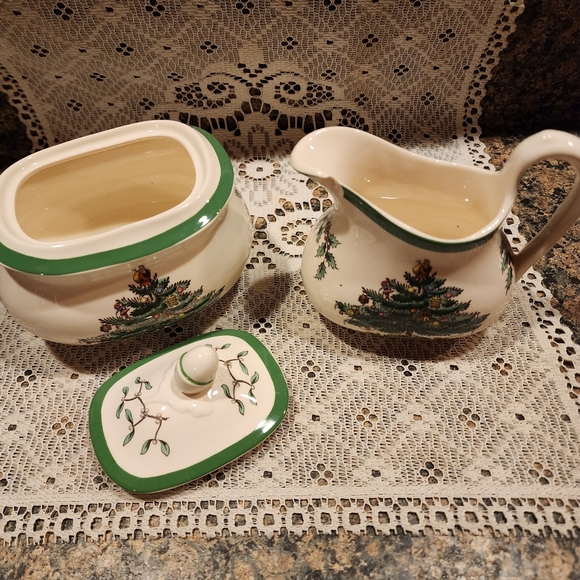 Spode Christmas Tree Creamer and Sugar Set - Picture 4 of 12